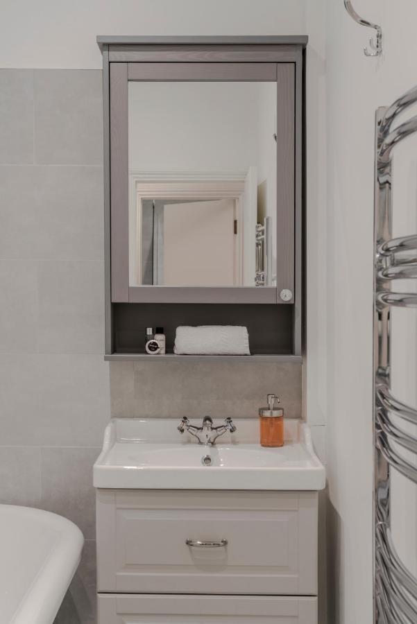 Lux And Spacious 4 Bedroom Apt Camden Лондон Екстериор снимка